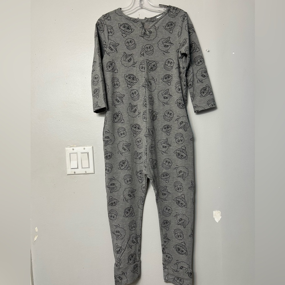 Smash & Tess x Sesame Street Character Long sleeve romper. Size 10/12
